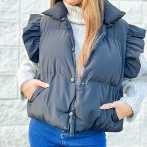 Cropped puffer ruffle vest